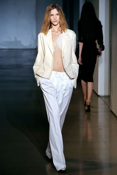 Look 15